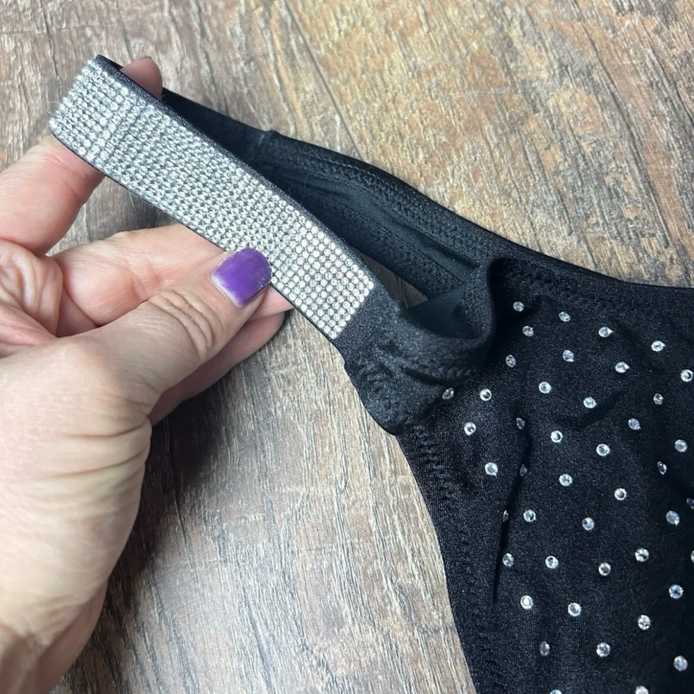 Victoria’s Secret thong bikini bottoms large - Picture 2 of 3